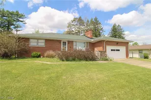 66 S Beverly Ave, Austintown, OH 44515 - Photo 2