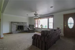 66 S Beverly Ave, Austintown, OH 44515 - Photo 4