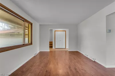 2540 Charney Road, University Heights, OH 44118 - Photo 6