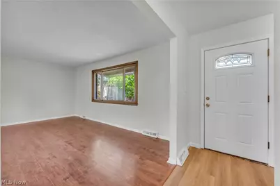 2540 Charney Road, University Heights, OH 44118 - Photo 4
