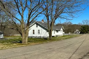 3875 Roseville Rd, Zanesville, OH 43701 - Photo 2