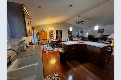 703 Oak Tree Lane, Belpre, OH 45714 - Photo 8