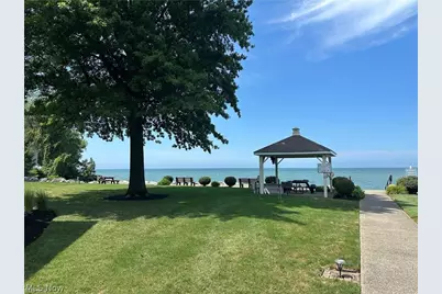 63 Sunset Cove Circle, Eastlake, OH 44095 - Photo 8