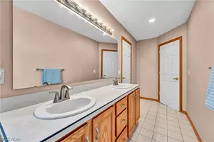 63 Sunset Cove Cir, Eastlake, OH 44095 - Photo 34