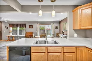 63 Sunset Cove Cir, Eastlake, OH 44095 - Photo 28