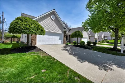 63 Sunset Cove Circle, Eastlake, OH 44095 - Photo 2