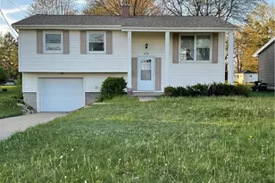 1828 Basil Ave, Youngstown, OH 44514 - Photo 2