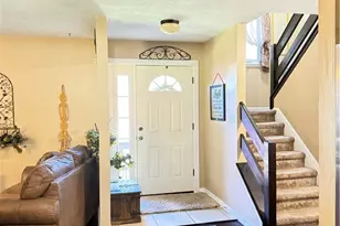 7607 Creekwood Dr, North Royalton, OH 44133 - Photo 6