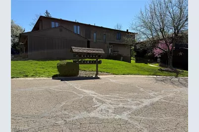 7607 Creekwood Drive, North Royalton, OH 44133 - Photo 2