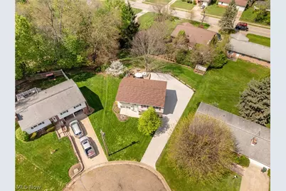 821 36th Street NW, Canton, OH 44709 - Photo 2