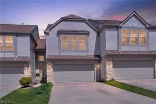 1557 N Yorkshire Dr, Grandview Heights, OH 44147 - Photo 2
