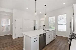 2240 E 97th St, Loveland, OH 44106 - Photo 10