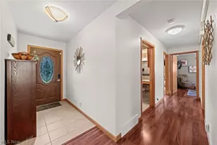 327 S Miller Rd, Akron, OH 44333 - Photo 4