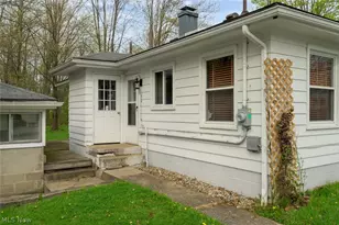 1603 Grandview Rd, Lake Milton, OH 44429 - Photo 4