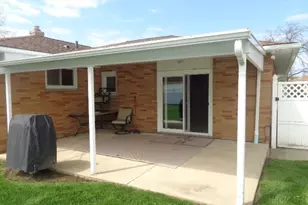 6195 Jamestown Dr, Parma, OH 44134 - Photo 4