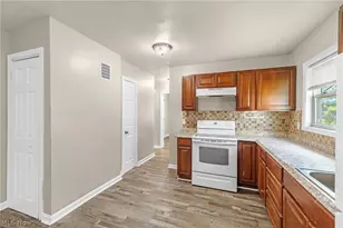 910 Ardella Ave, Akron, OH 44306 - Photo 10