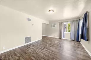 910 Ardella Ave, Akron, OH 44306 - Photo 2