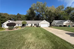 556 Greenside Dr, Painesville Twp, OH 44077 - Photo 2