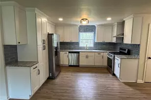 42009 Adelbert St, Elyria, OH 44035 - Photo 4