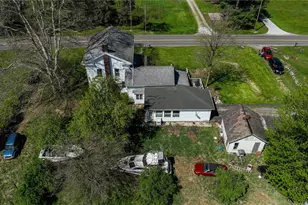 8212 White Rd, Burbank, OH 44214 - Photo 2