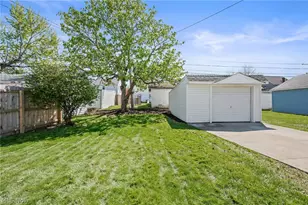 8303 Snow Rd, Parma, OH 44129 - Photo 30