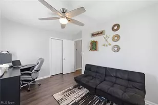 8303 Snow Rd, Parma, OH 44129 - Photo 16