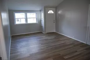 9417 Fernhill Ave, Parma, OH 44129 - Photo 6