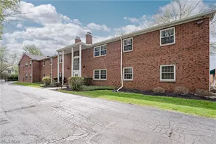 2720 Pease Dr, Rocky River, OH 44116 - Photo 2