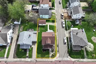 134 Roslyn Ave NW, Canton, OH 44708 - Photo 2