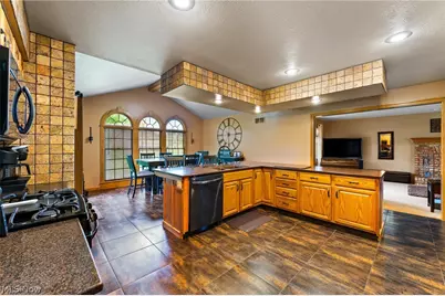 98 Jade Circle, Canfield, OH 44406 - Photo 6
