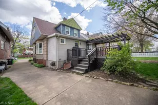 716 N Dawson St, Uhrichsville, OH 44683 - Photo 4