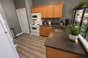 30056 Euclid Ave, Wickliffe, OH 44092 - Photo 6