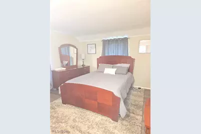 21711 S Lake Shore Boulevard, Euclid, OH 44123 - Photo 8