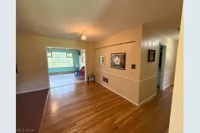 300 Eastlawn Circle, Zanesville, OH 43701 - Photo 6
