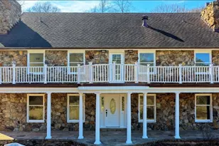131 Loretto Ln, Parkersburg, WV 26101 - Photo 2
