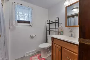 273 Maplewood Ave, Struthers, OH 44471 - Photo 12
