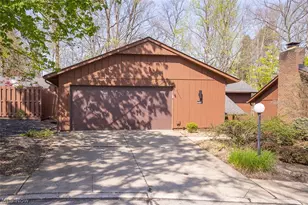 18175 Trailside Pl, Strongsville, OH 44136 - Photo 2