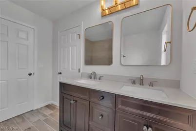 23219 Bennington Hamlet Circle, Euclid, OH 44123 - Photo 18