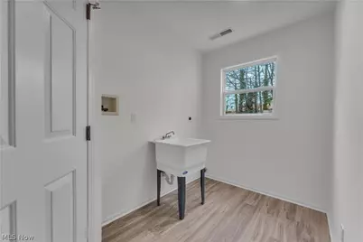 23219 Bennington Hamlet Circle, Euclid, OH 44123 - Photo 24