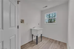 23219 Bennington Hamlet Cir, Euclid, OH 44123 - Photo 24