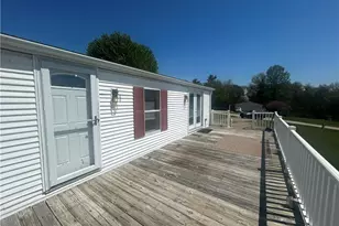 495 S Pleasant Grove Cir, Zanesville, OH 43701 - Photo 2