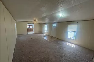 495 S Pleasant Grove Cir, Zanesville, OH 43701 - Photo 4