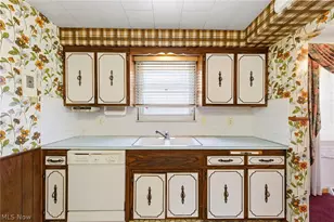 8230 Reed Ave, Garfield Heights, OH 44125 - Photo 2