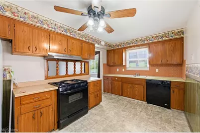 8230 Reed Avenue, Garfield Heights, OH 44125 - Photo 28