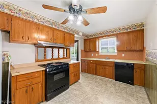 8230 Reed Ave, Garfield Heights, OH 44125 - Photo 28
