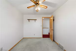 8230 Reed Ave, Garfield Heights, OH 44125 - Photo 20