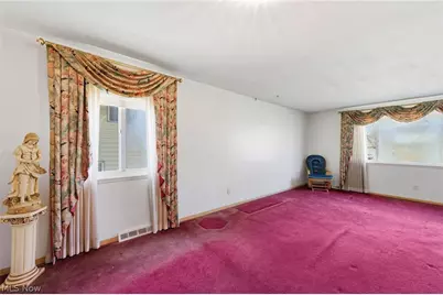 8230 Reed Avenue, Garfield Heights, OH 44125 - Photo 10