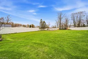 1584 Hemlock Dr, Ashtabula, OH 44004 - Photo 10