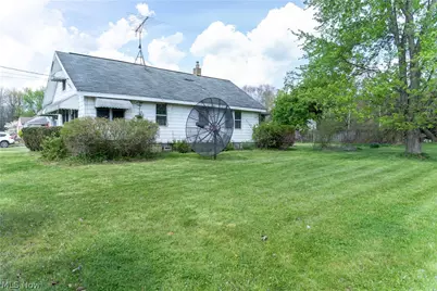 557 Sunshine Avenue, Youngstown, OH 44505 - Photo 6