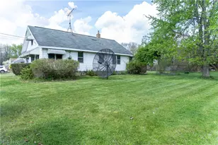 557 Sunshine Ave, Youngstown, OH 44505 - Photo 6